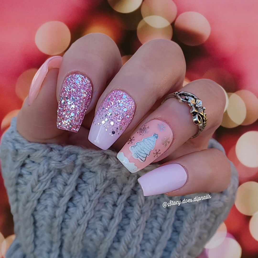 ongles de Noël à paillettes