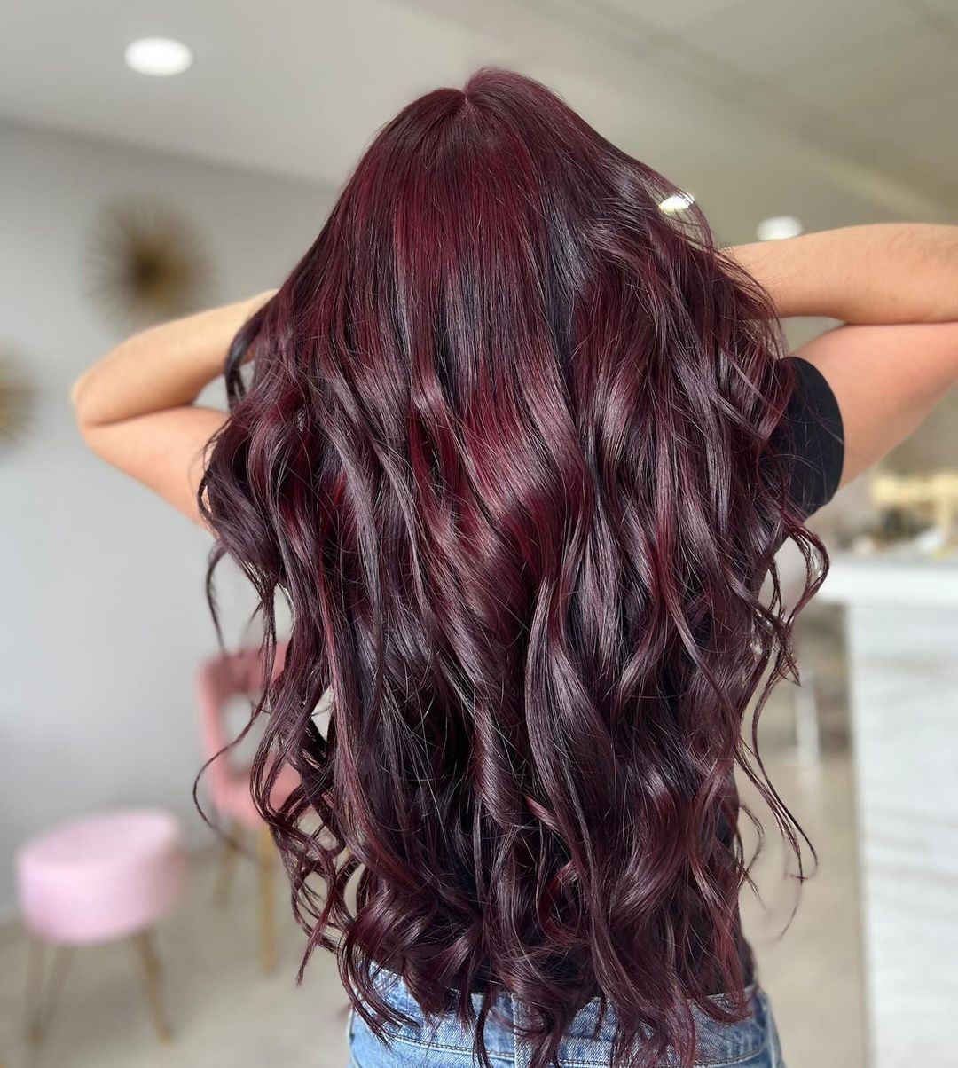 capelli lunghi mossi bordeaux scuro