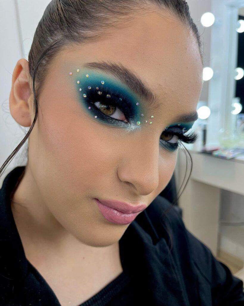 Maquillaje Smokey Azul Diamante 