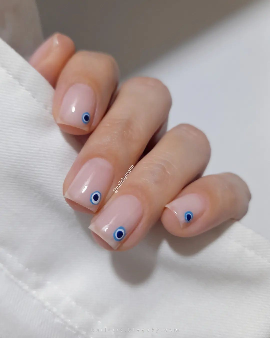 evil eye minimalistic nails