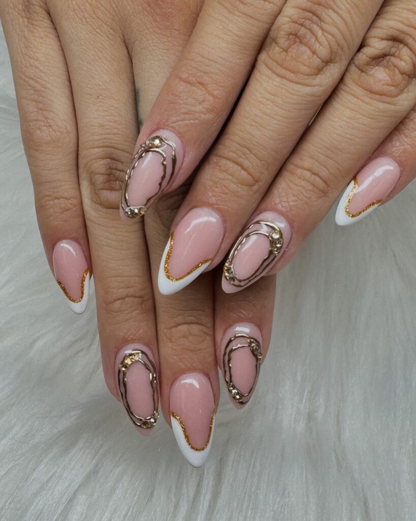 Unhas de Ação de Graças em Cromo Dourado