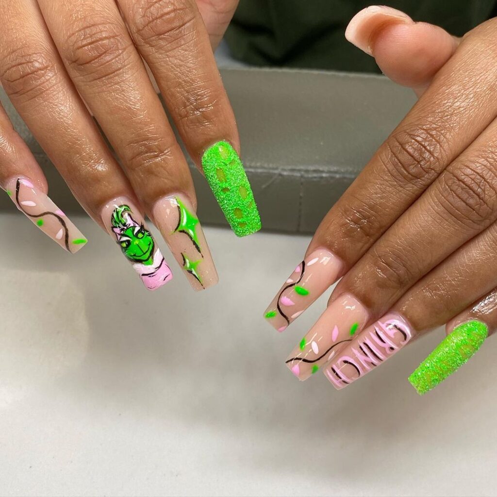 Ongles Grinchina rose-vert