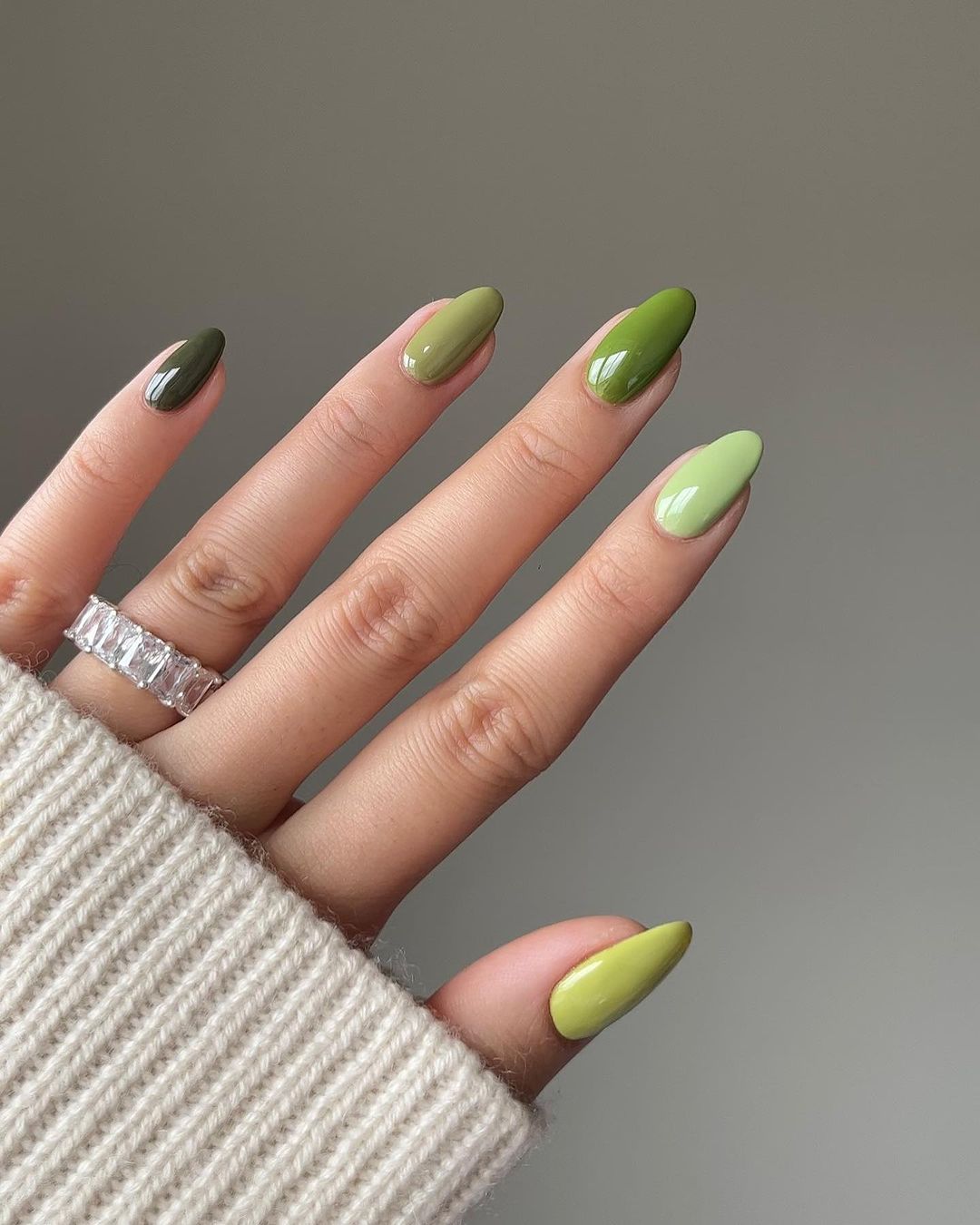 hues of lush minimalist nails