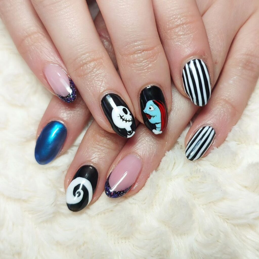 Uñas con purpurina Jack y Sally