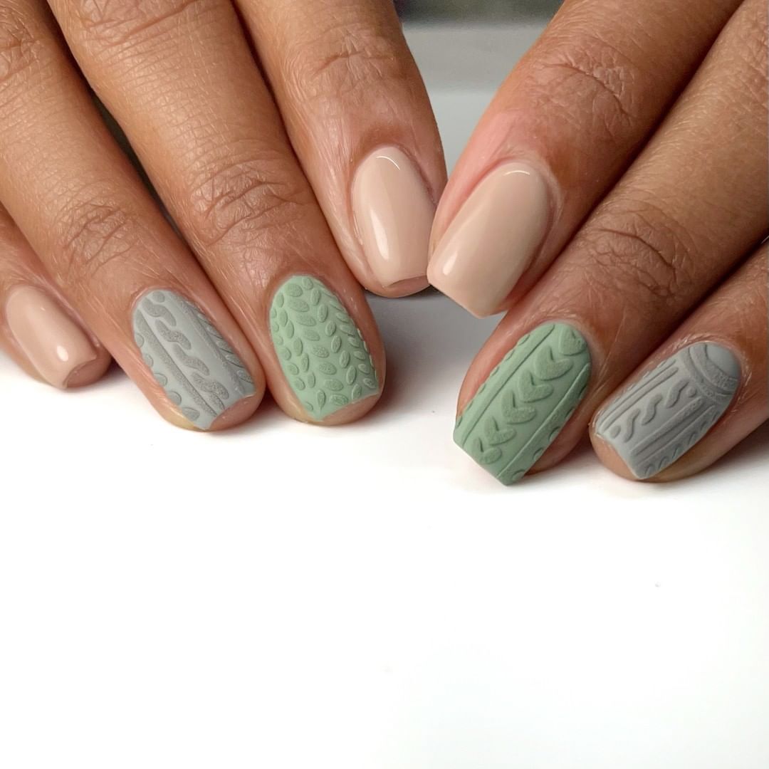 make me a chai fall sweater nails