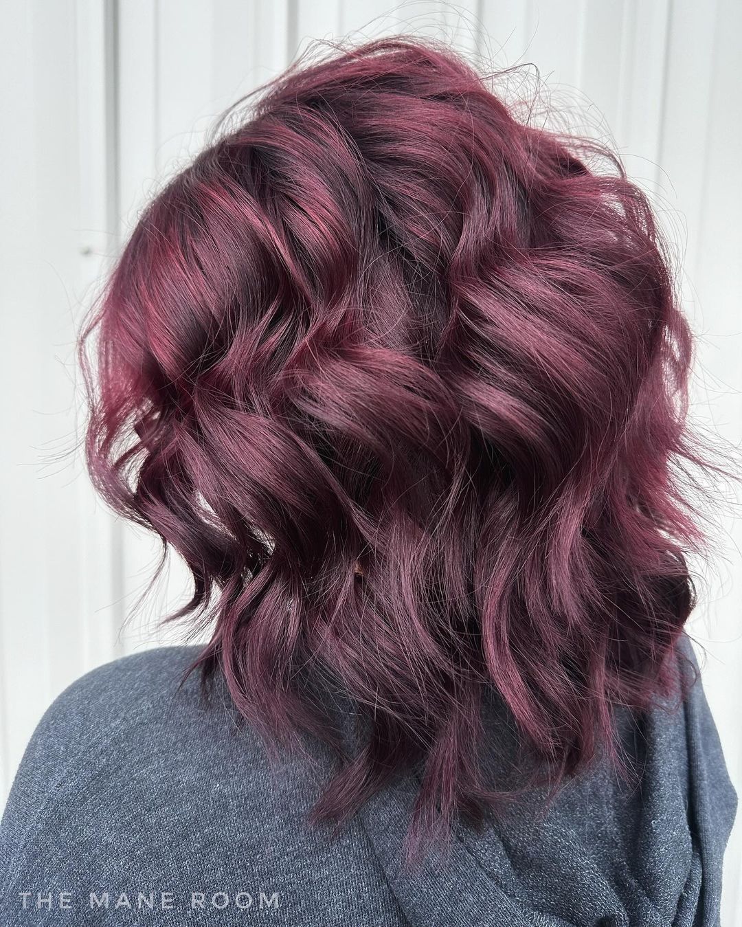 capelli bordeaux scuro maroon