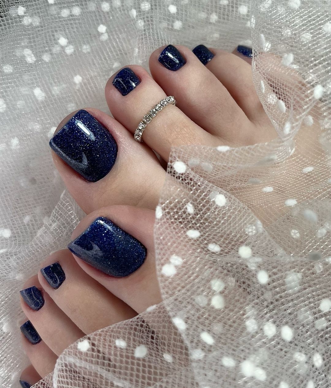 midnight sky fall-colored toenails