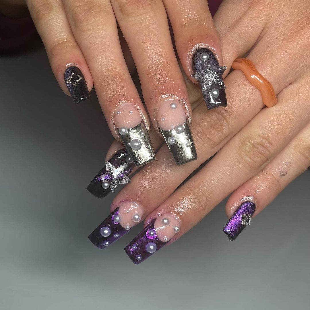 ongles chromés violets mixtes et assortis