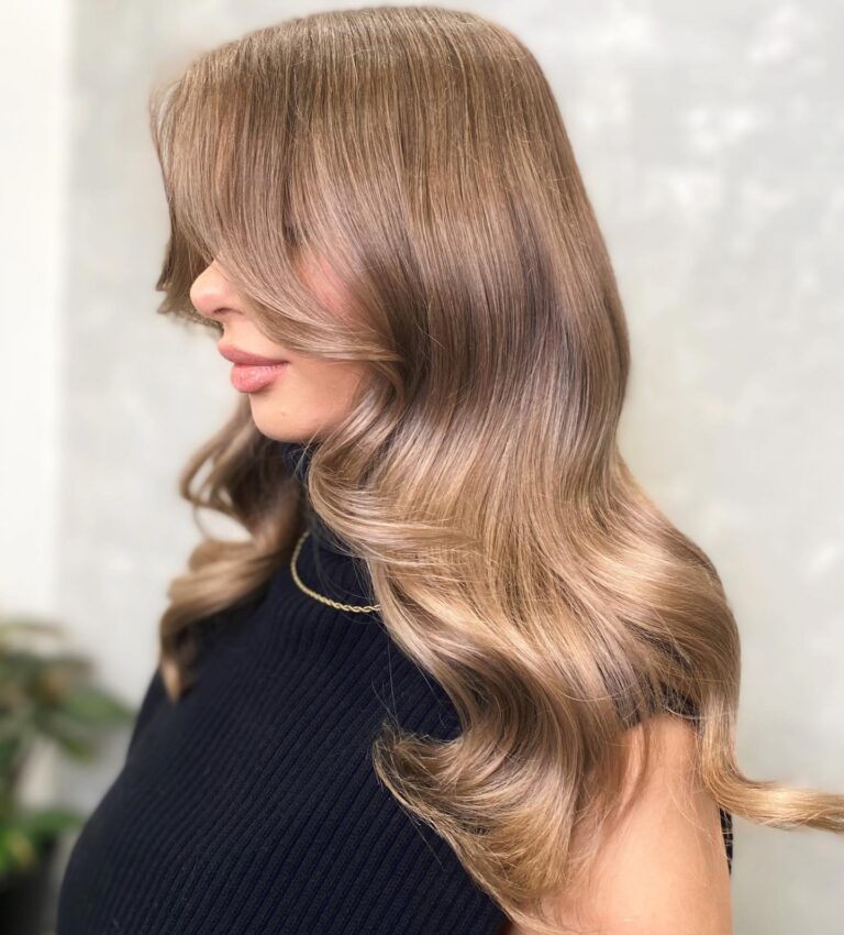 20 tonos de pelo castaño claro para redefinir la perfección