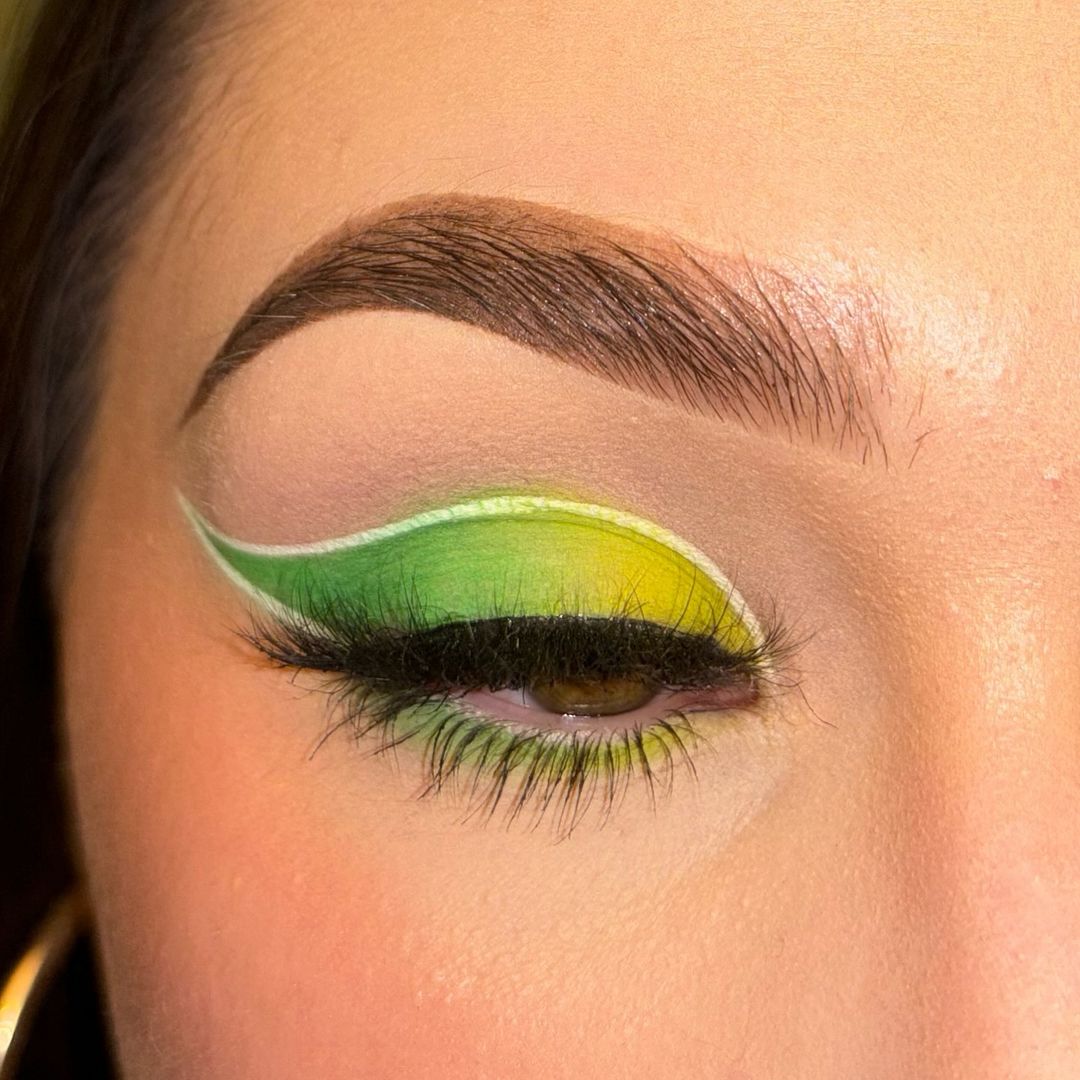 ombre green smokey eye