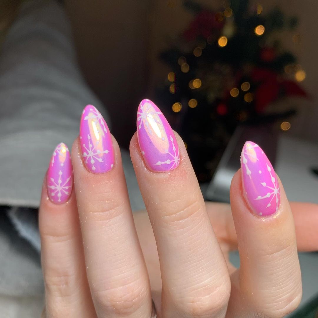 ongles chromés roses de Noël