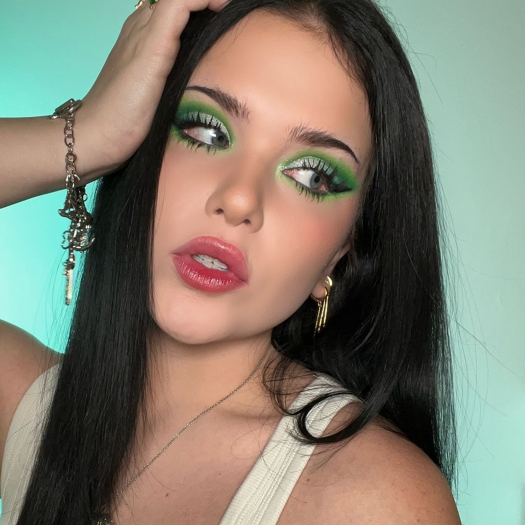 shimmer green smokey eye