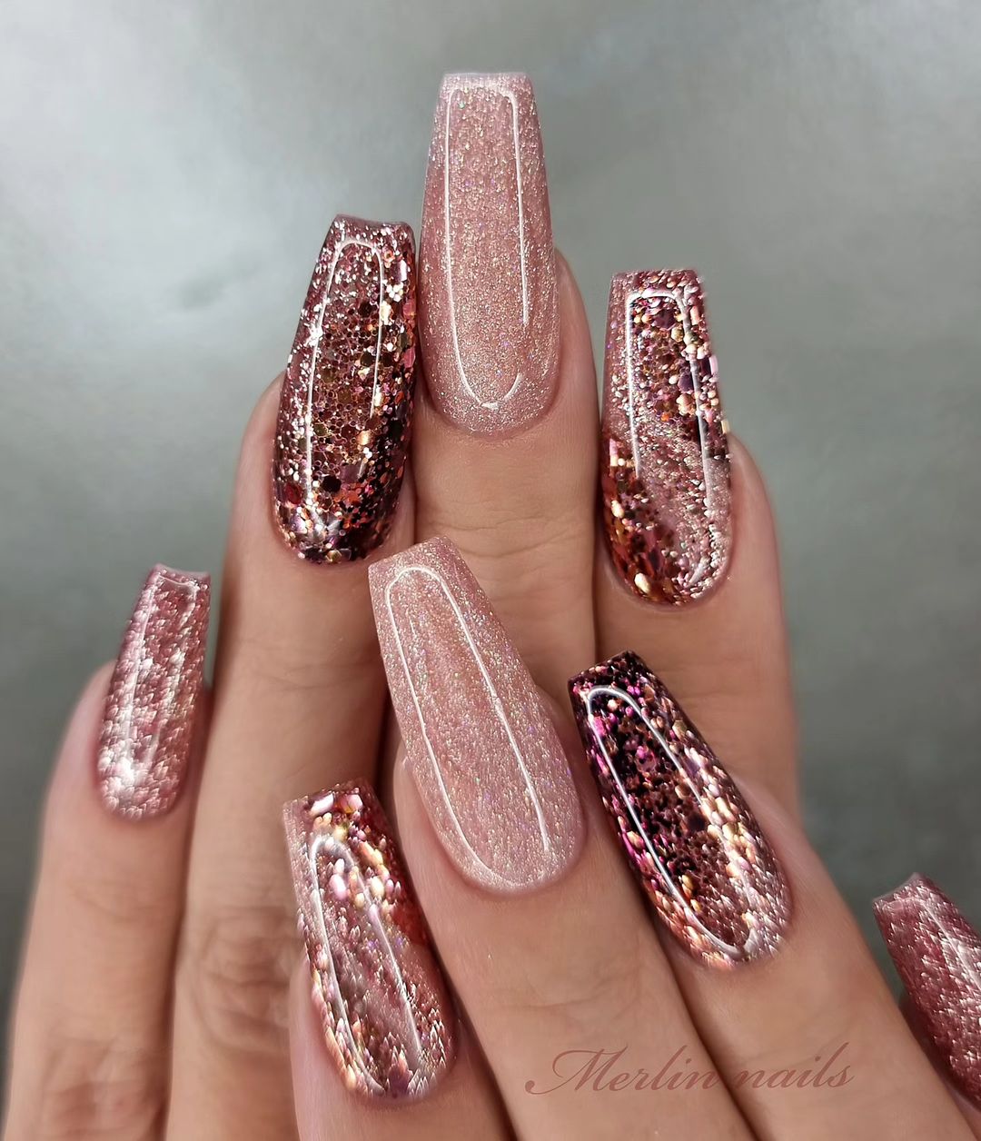 uñas brillantes con purpurina nude