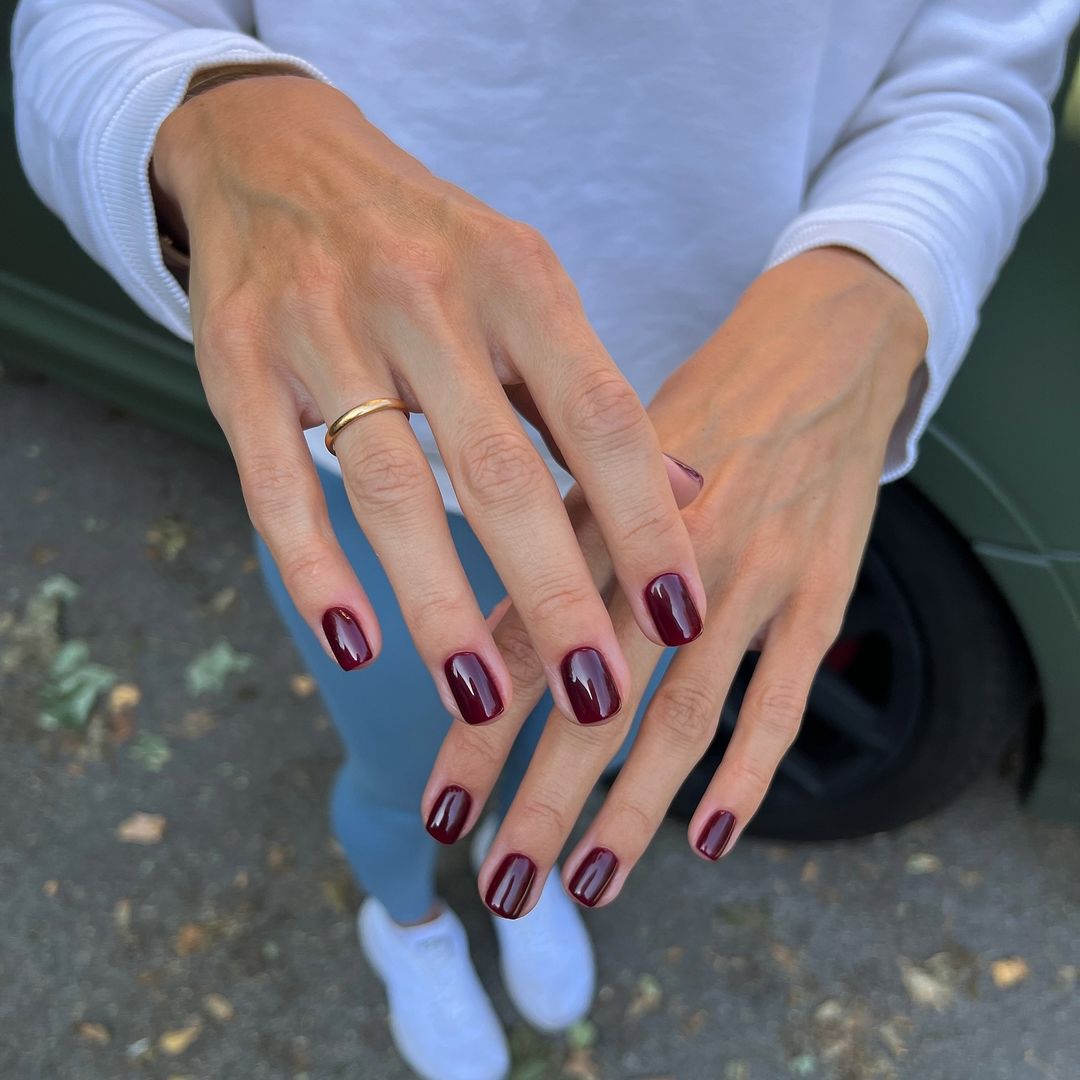 simple is better burgundy nails