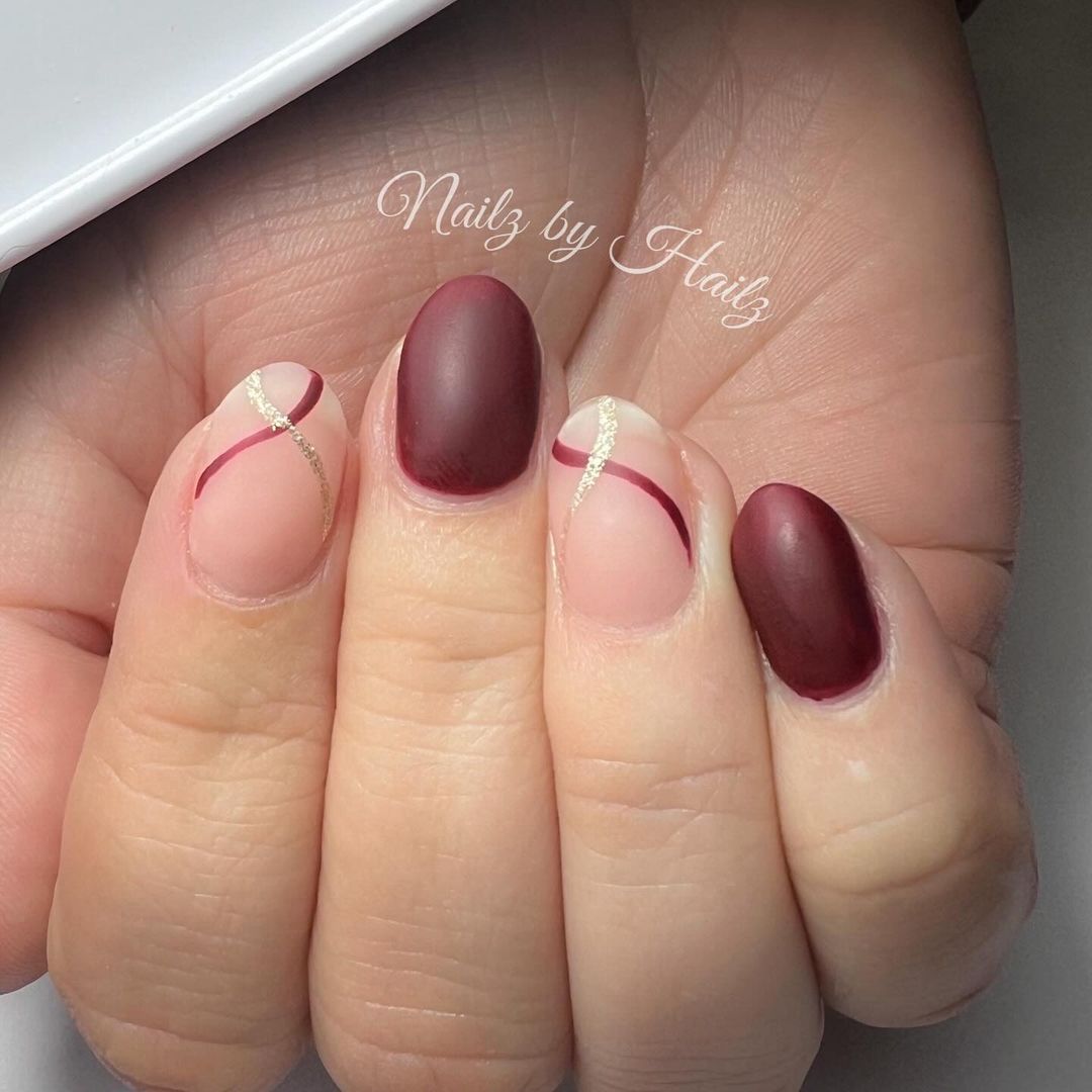 simple 'n sweet burgundy nails story