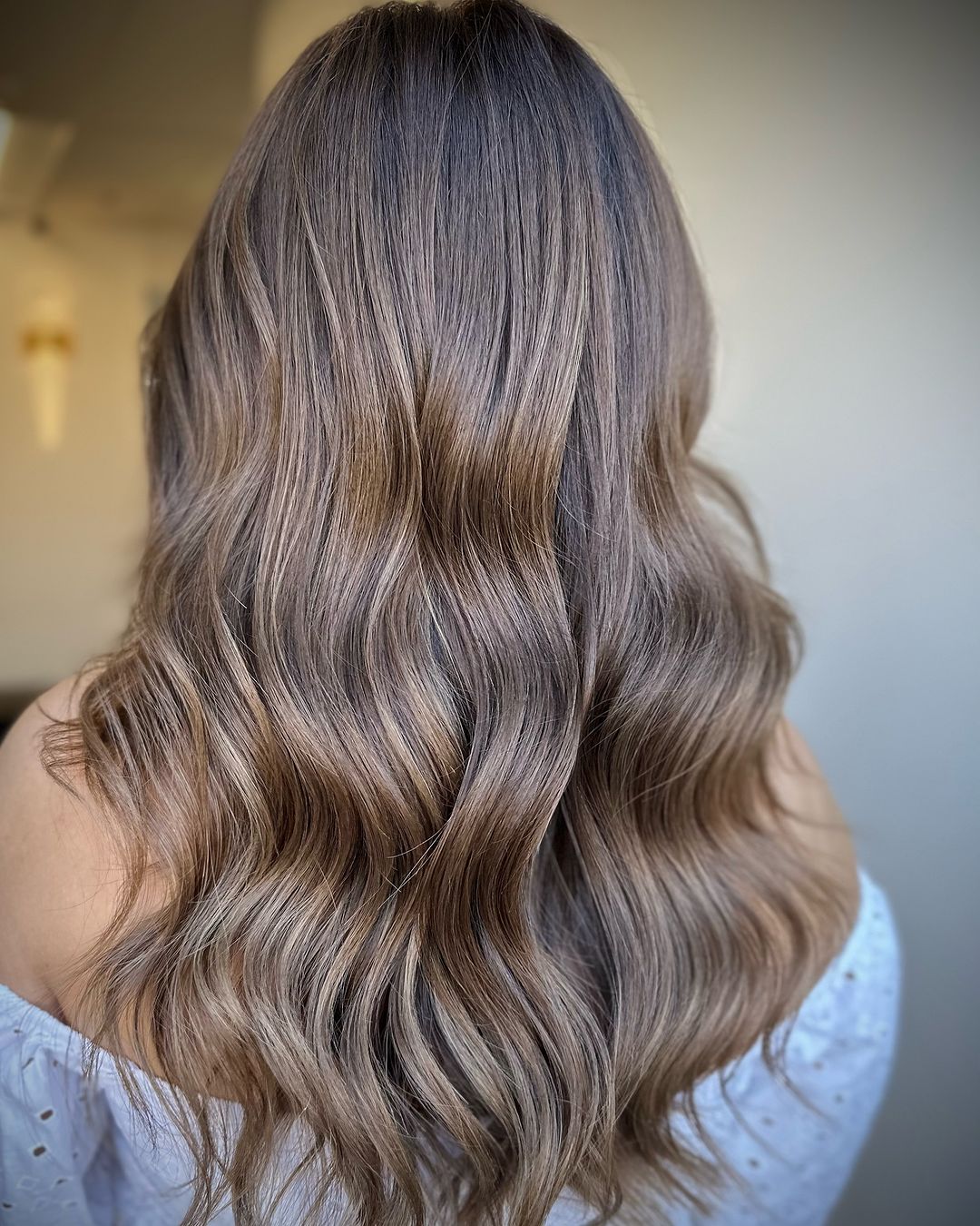 capelli castano chiaro taupe