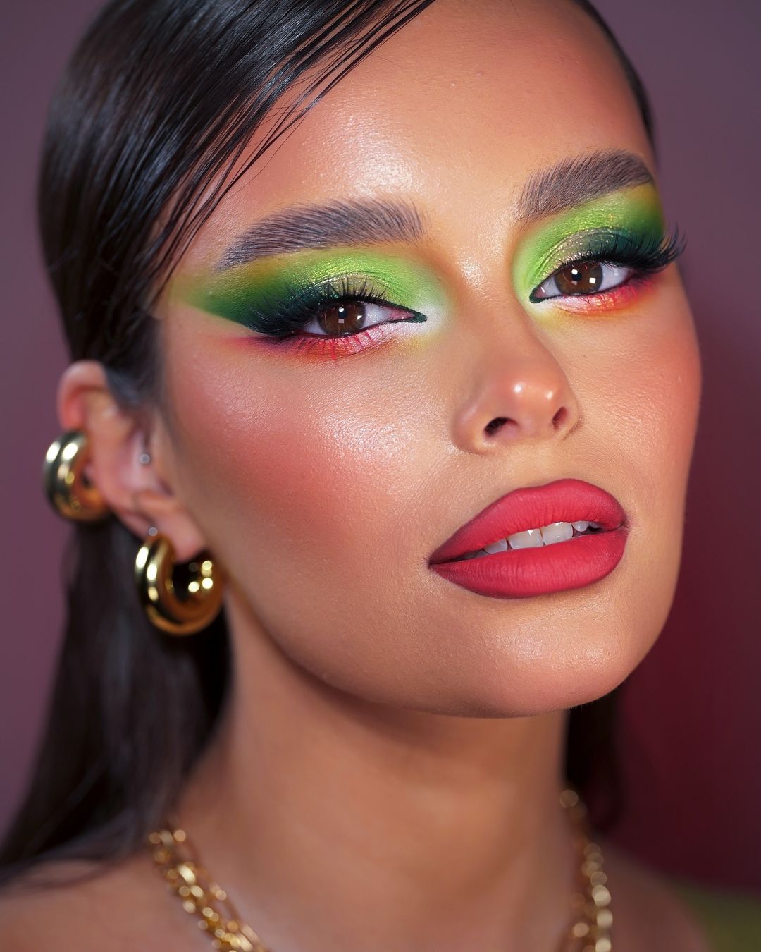 tropical vibe green smokey eye