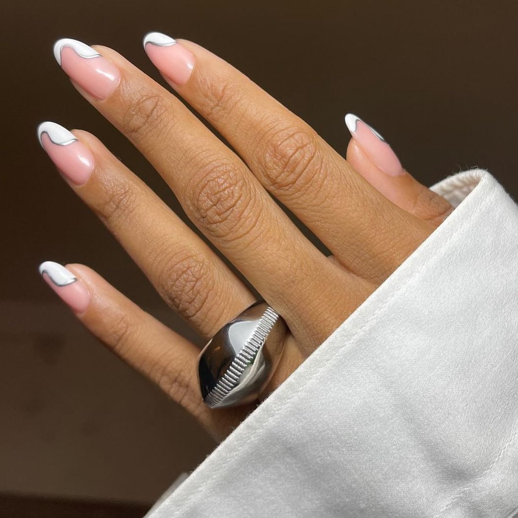 twisty minimalist nails