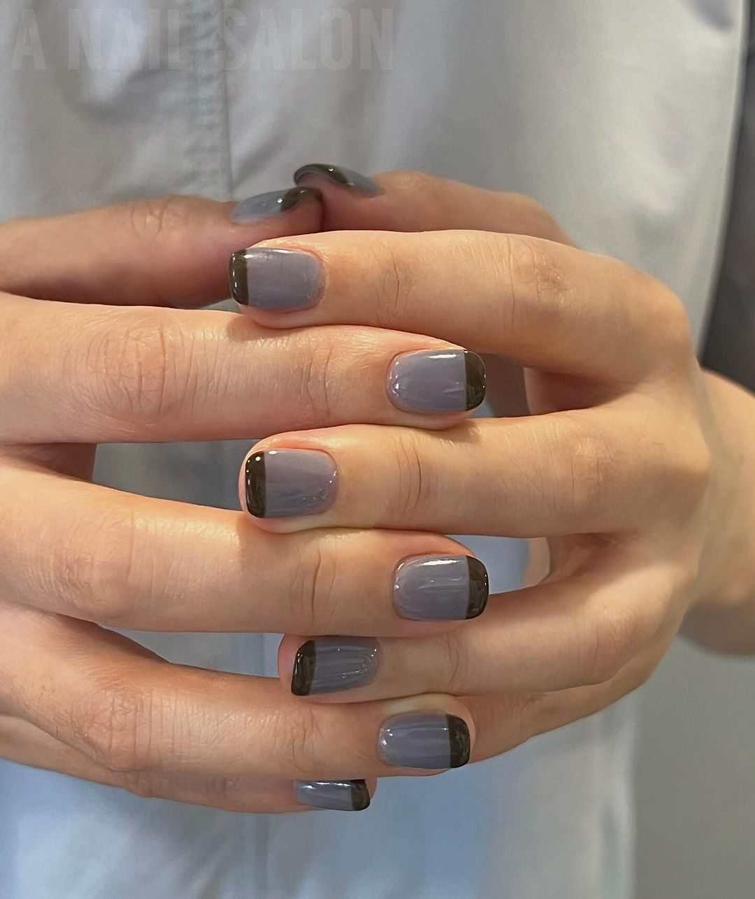 ongles gris à l'envers français