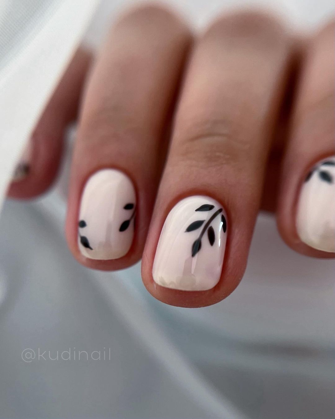 white fall short square nails