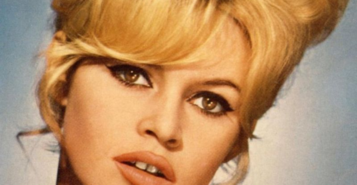 39 Glamorous Vintage Hairstyles That Will Take You Back In Time