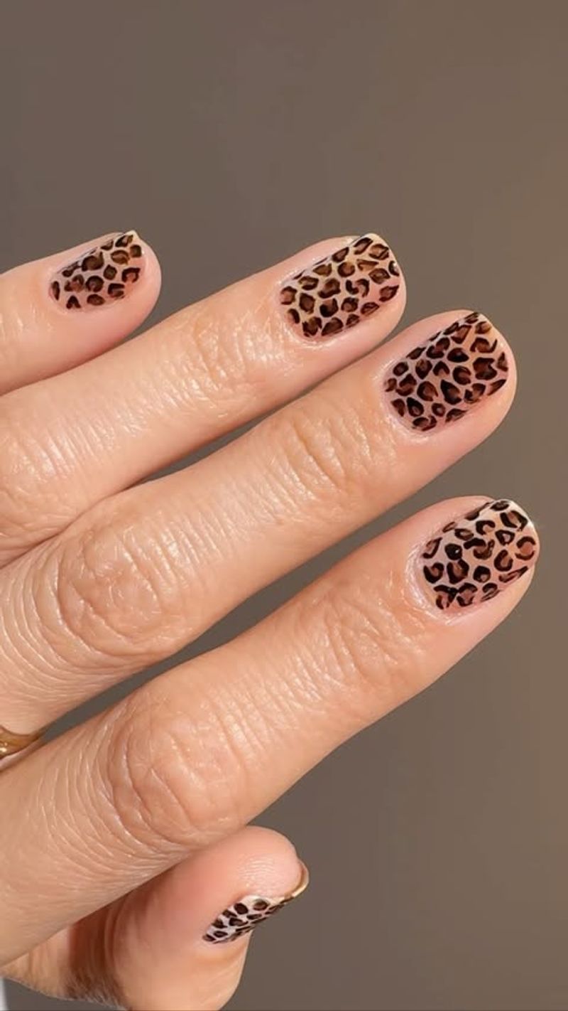 Unhas com estampado animal