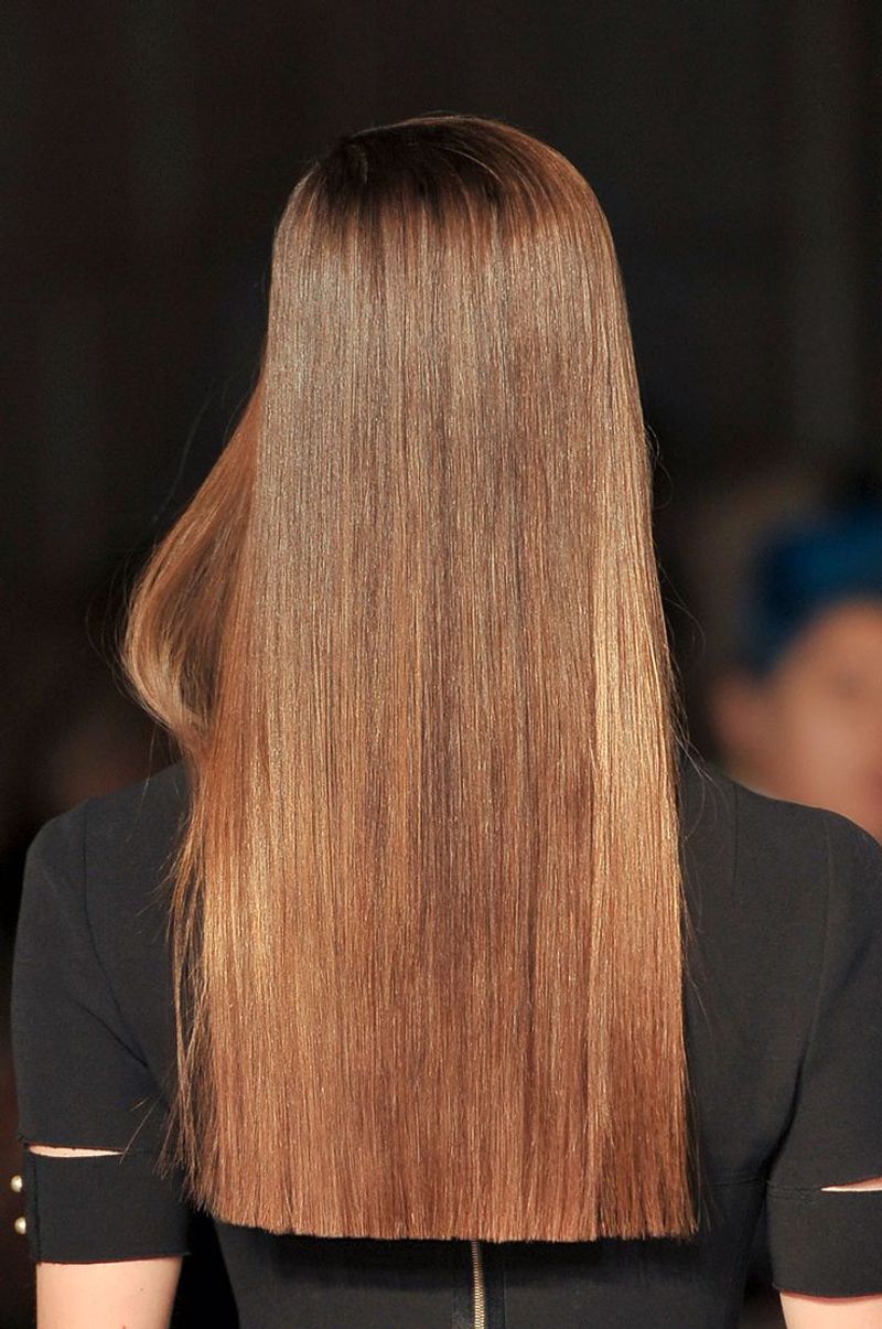 Chic Blunt Long Cut