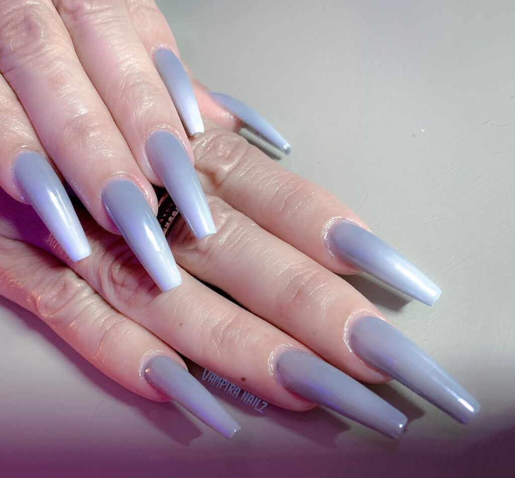 gray ombre nails