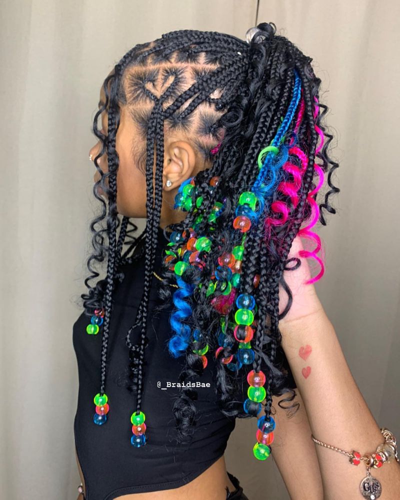 Trenzas sin nudos con colores atrevidos