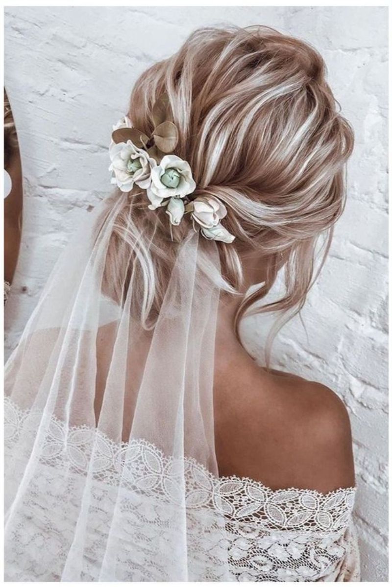 Low Bun With Veil