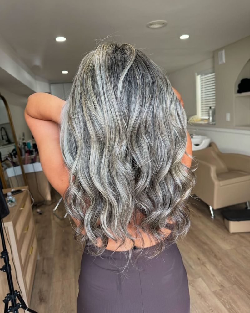 Natural Gray Waves