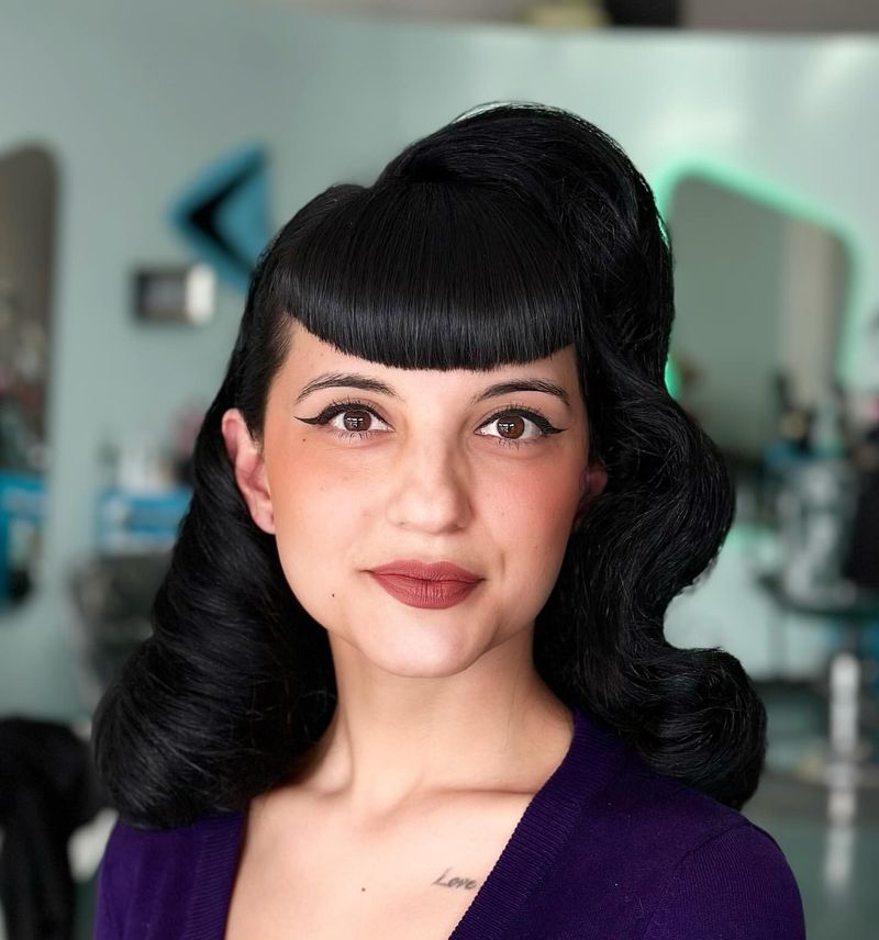 Retro Waves with Pin-Up Bangs