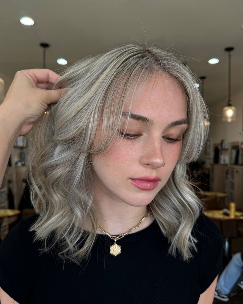 Soft Wavy Bob with Ice Tips