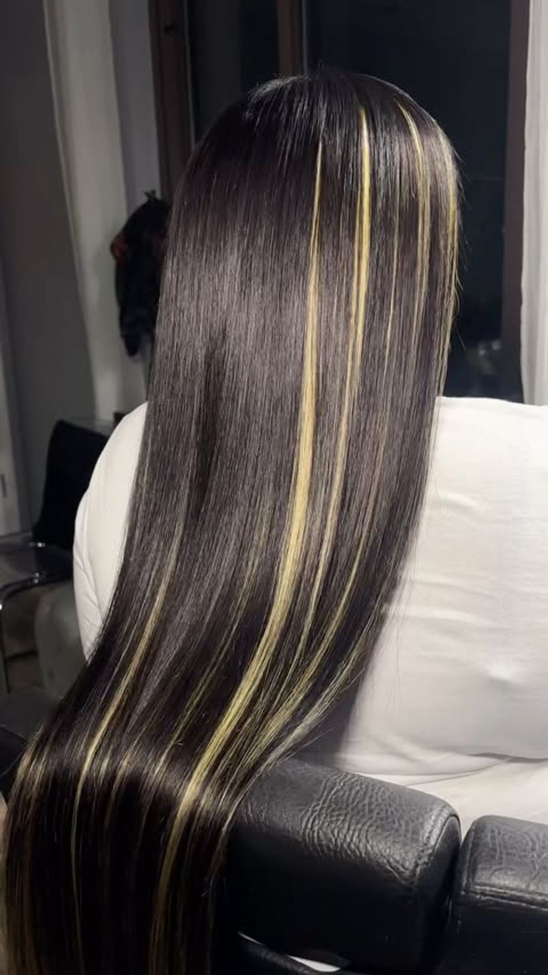 Capelli lisci con mèches