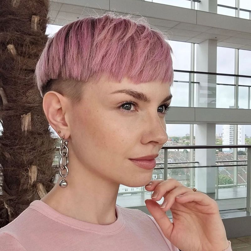 Pixie com corte à tigela