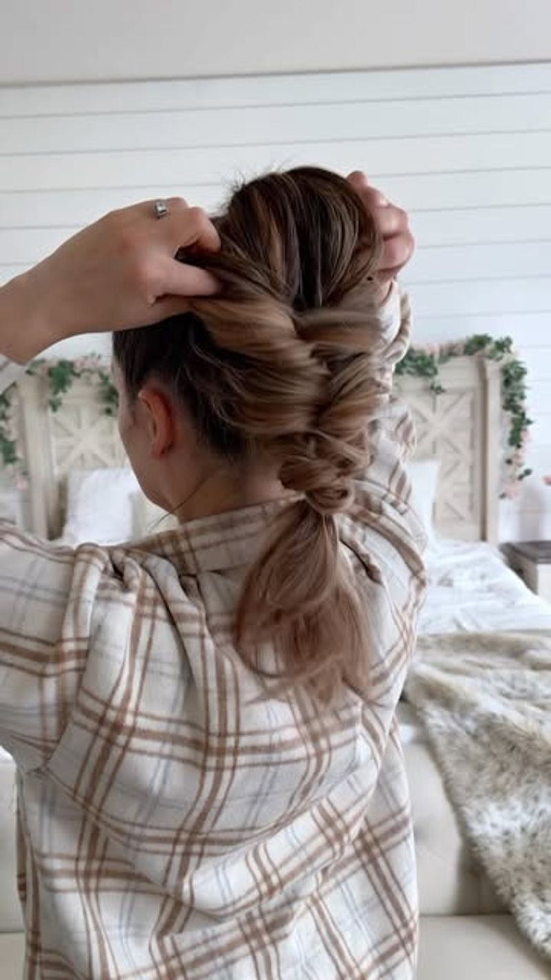 Tresse et queue de cheval en chignon