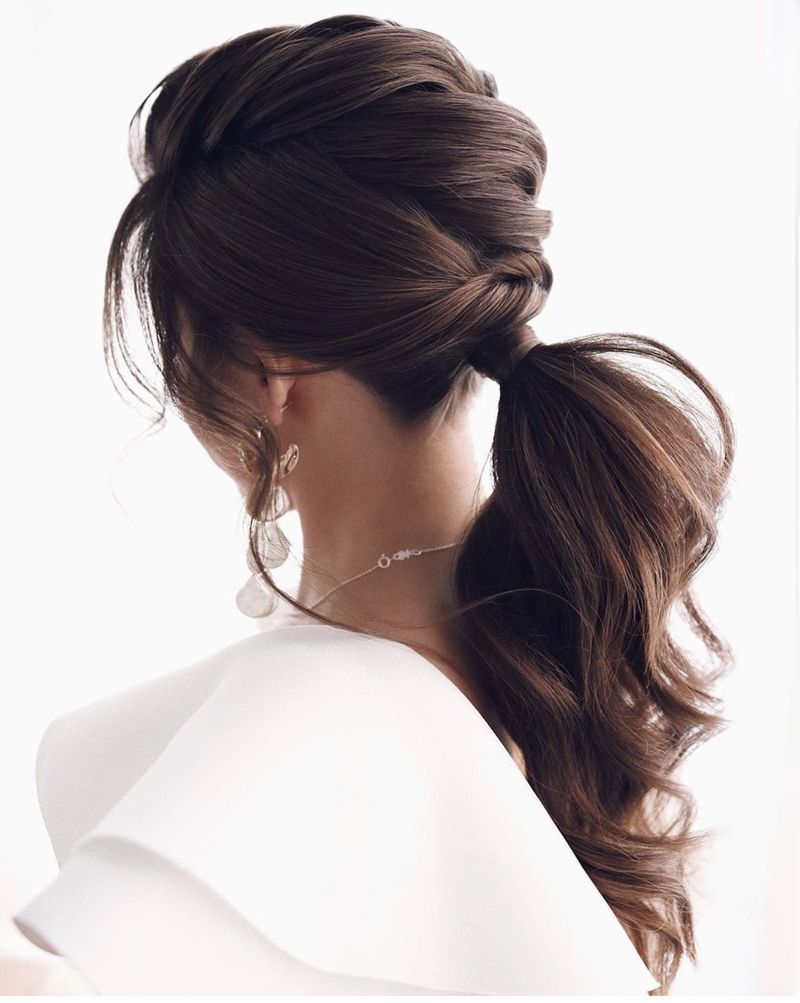 Chic Knotted Ponytail