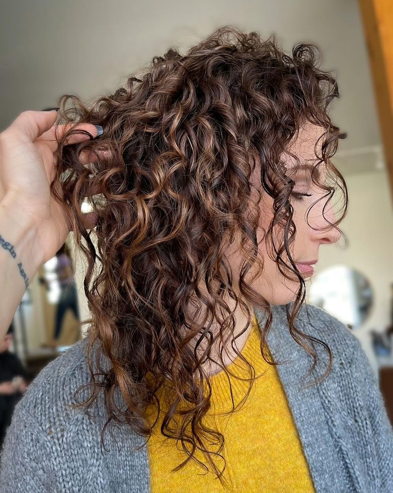 Feathered Curls with Highlights