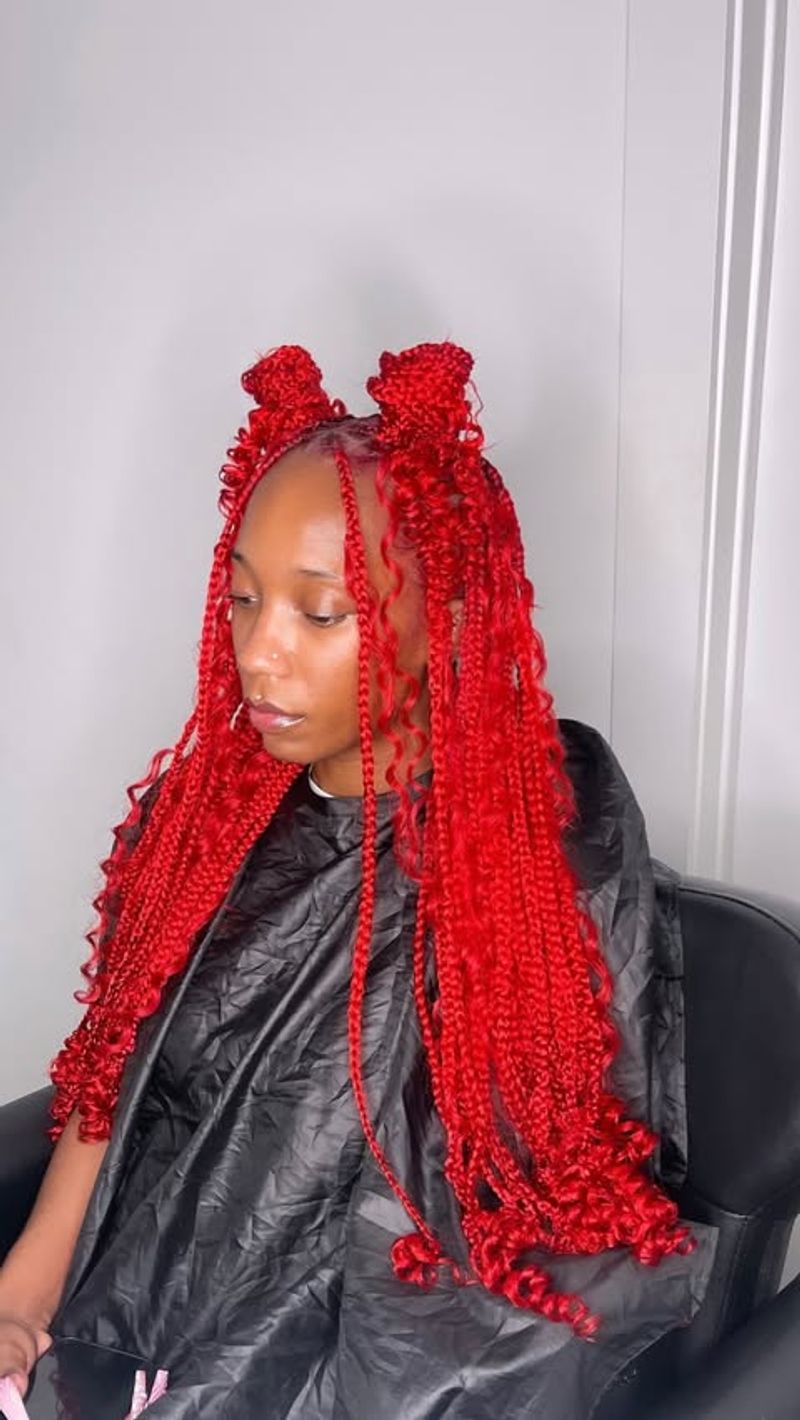 Longue tresse rouge flamboyante