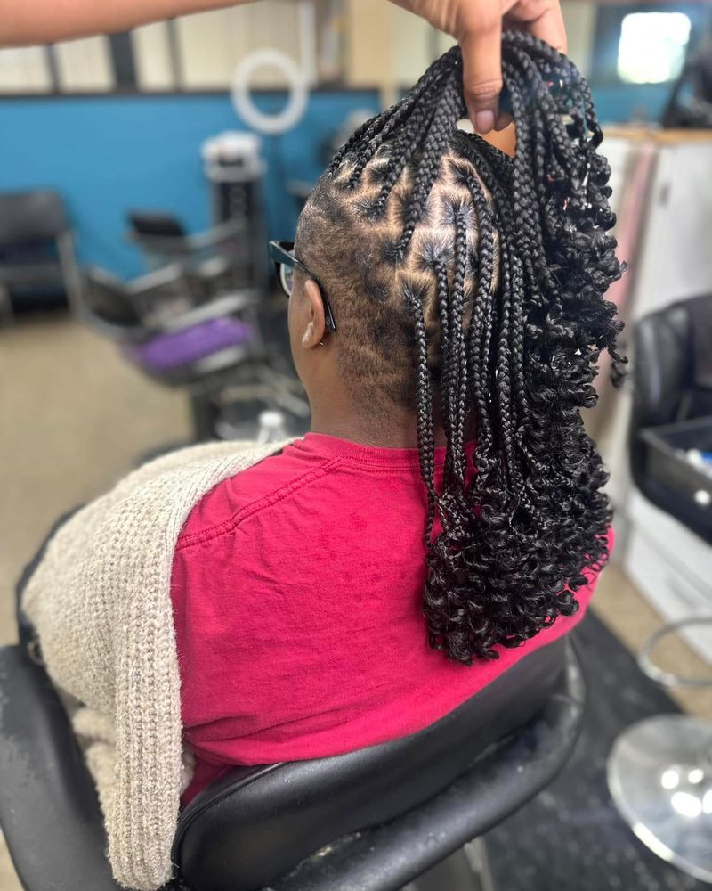 Knotless Braids with Shaved Art