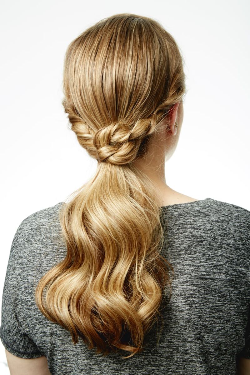 Knotted Ponytail