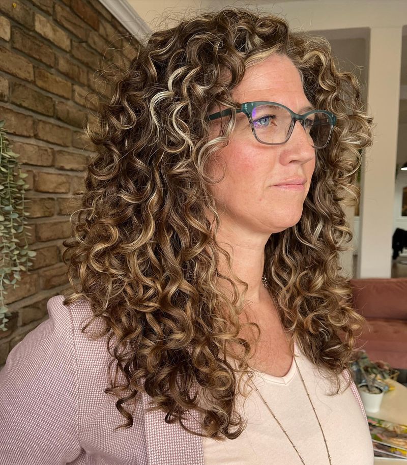 Layered Curls with Highlights