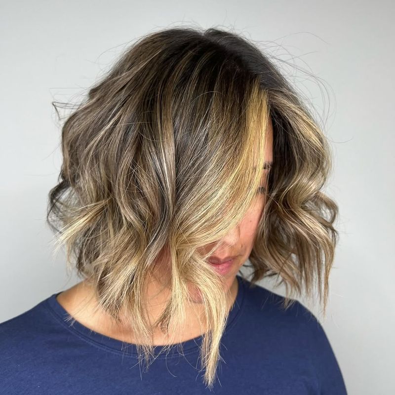 Layered Cut with Tousled Waves