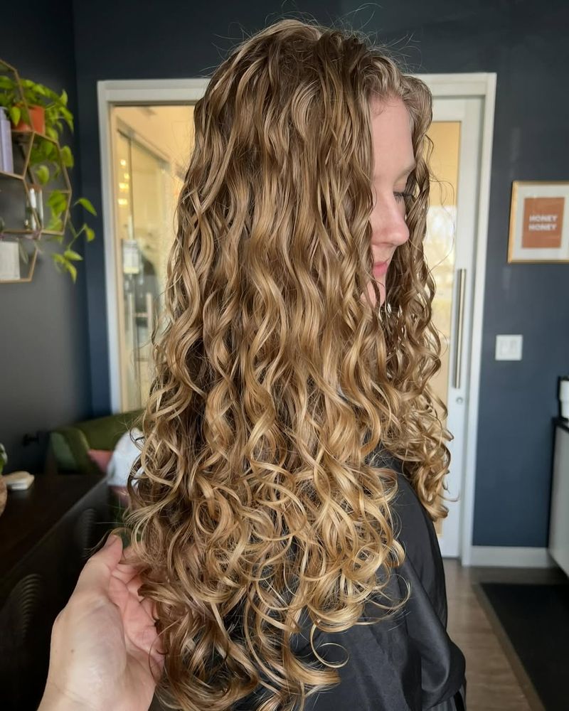 Loose Waves with Playful Curls