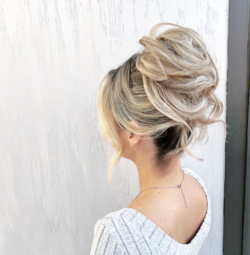 La magie du chignon désordonné