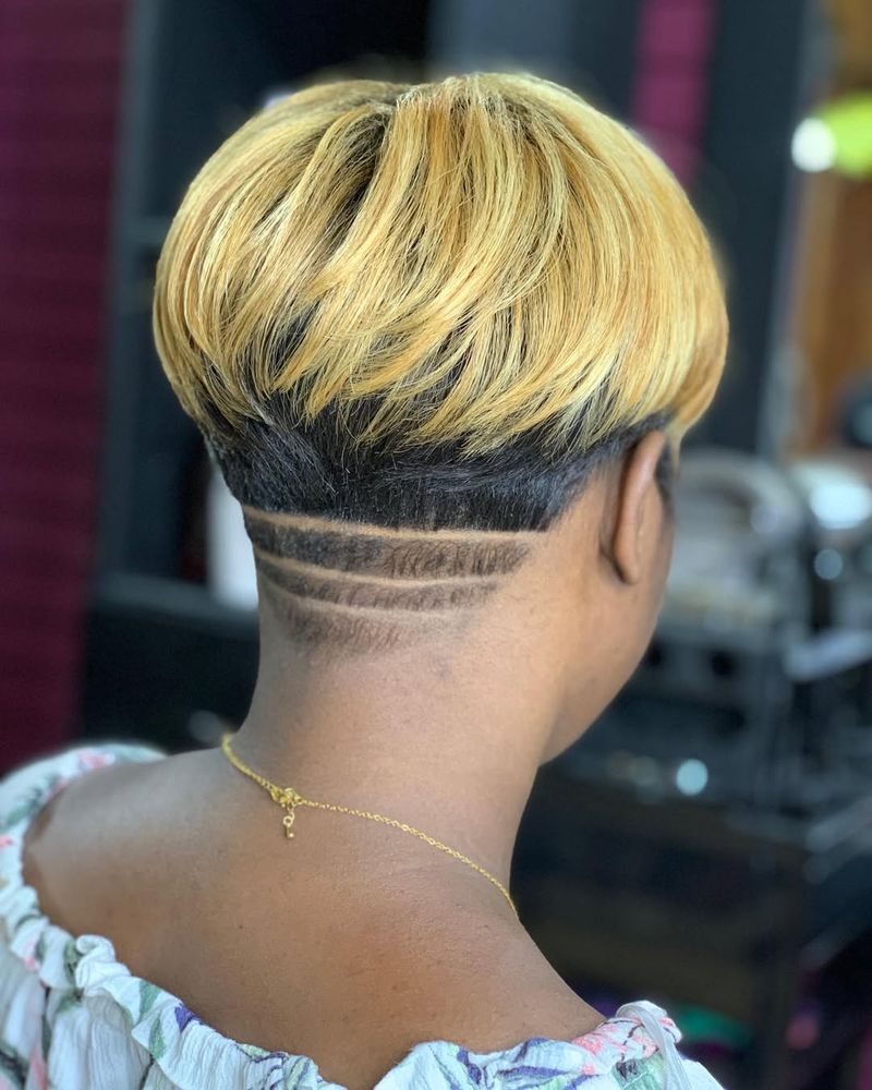 Coupe Pixie avec undercut