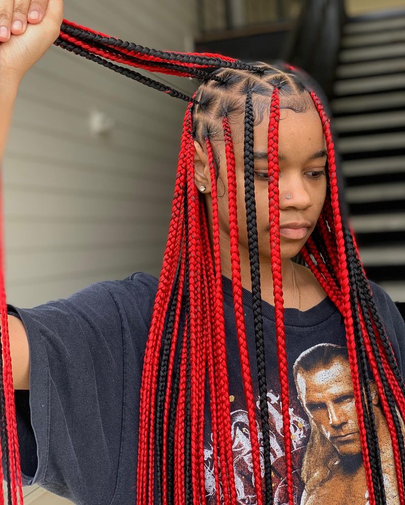 Tresses mixtes rouges et noires