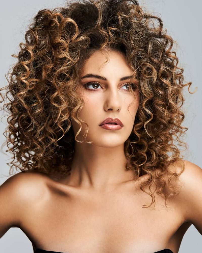 Retro Curly Volume