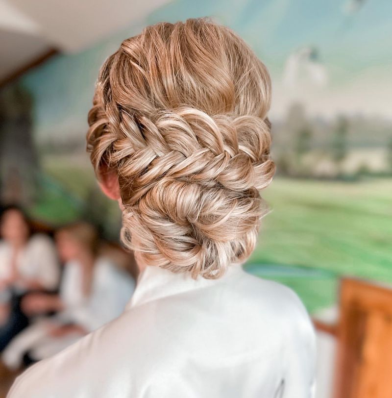 Coiffure romantique tressée