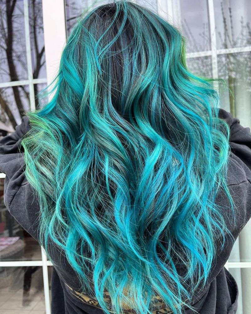 Teal Waves